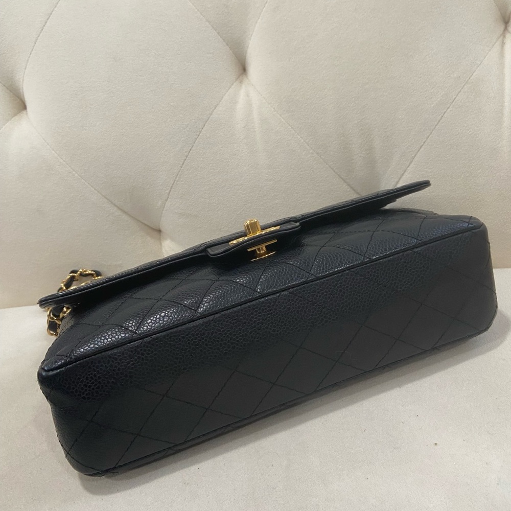 🔥🔥Chanel Classic Medium Cavair W/ Gold Hardware - Picture 6 of 16